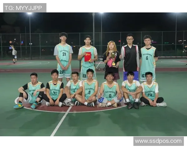 武汉篮球队团队协作深度解析与其他球队的对比研究 武汉篮球队团队协作深度解析与其他球队的对比研究